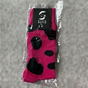 ⚫️TOT SOCKS: Women’s one size, NWT pink & black cow print socks⚫️